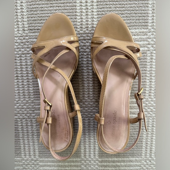 Kate Spade Tan Neutral Patent Leather Strappy Cork Wedges Size 8M - Picture 1 of 7